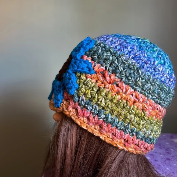 Crochet sunflower beanie soft double strings acrylic new comfortable medium - Picture 8 of 10